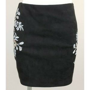 Jun & Ivy Embroidered Faux Suede Black Mini Skirt S NWT